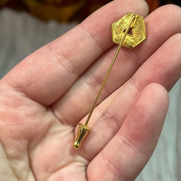 VTG 90’s Monet Signed Geometric Gold Tone Metal Costume Jewelry Stickpin Pin - Picture 3 of 4